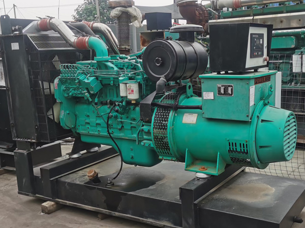 柯坪冬季低温环境下，500KW发电机组启动电瓶的容量需求具体会增加多少？